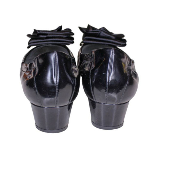 Stuart Weitzman Black Patent Leather Round Block Heel Shoes Satin Flower 6.5M - Picture 5 of 6
